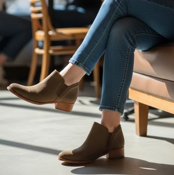 Vince Camuto Carlal Taupe Leather Booties Luxury Silk Goat Texture Ankle Boots - Picture 14 of 16